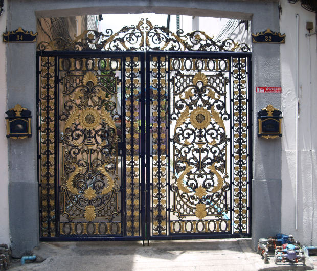 gate