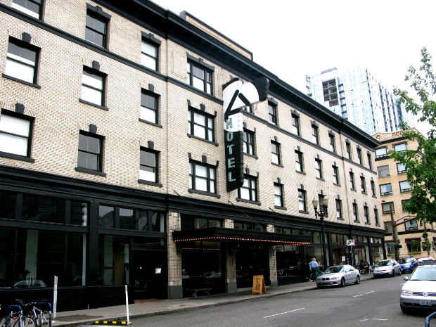 "Cnr House Hotel"