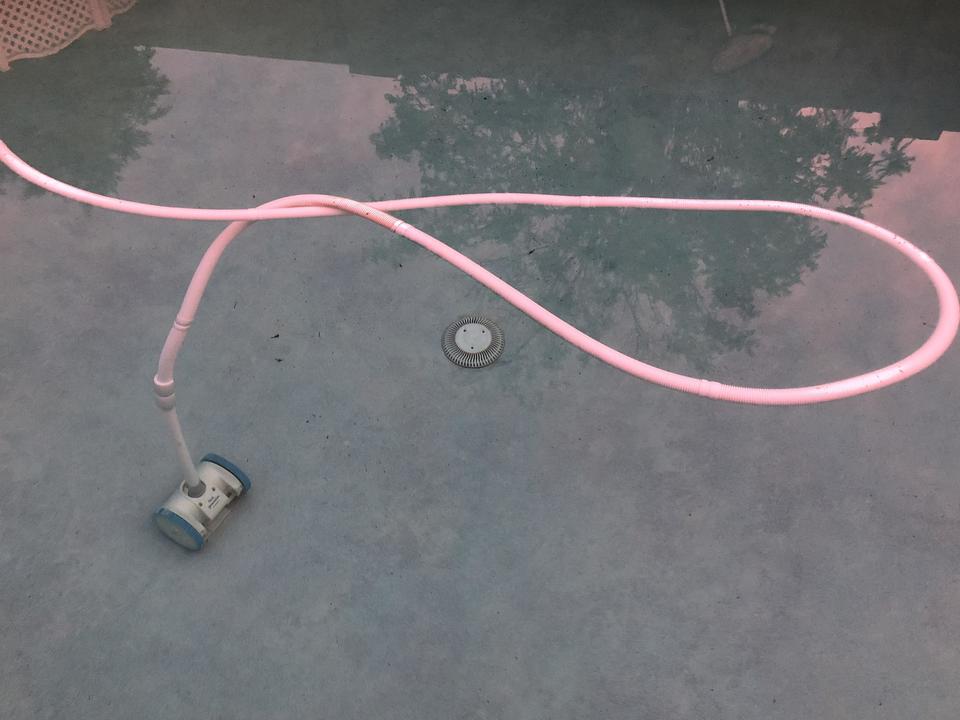 pool,vacuum,pool vacuum